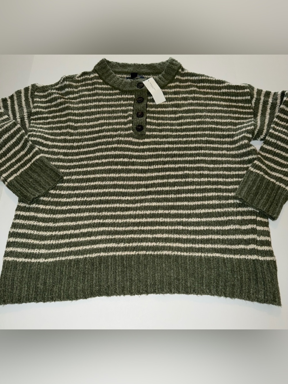 American Eagle sweater